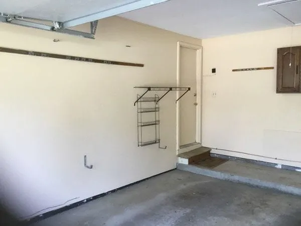 Painting A Garage And Fixing It To Make It Look Like New