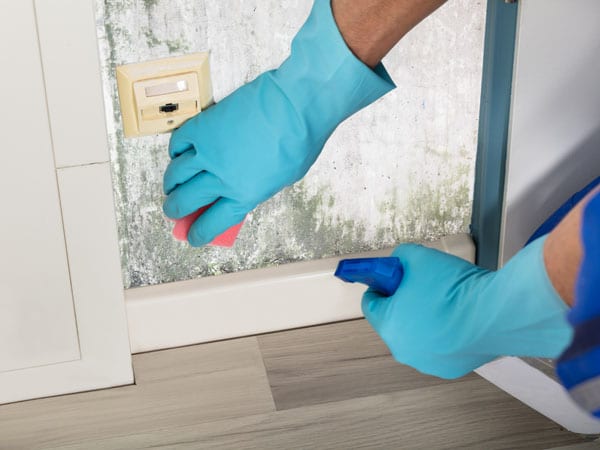 How to deals clean dirty walls