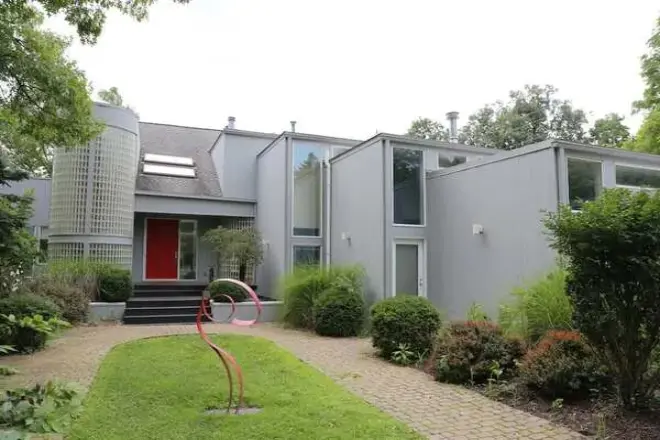 Modern-style-house-with-gray-exterior-color 